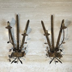 Paire d'Appliques en Fer Forgé Doré à Deux Bras de Lumière | Maison Barrois