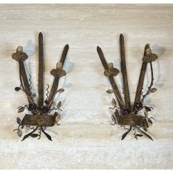 Paire d'Appliques en Fer Forgé Doré à Deux Bras de Lumière | Maison Barrois