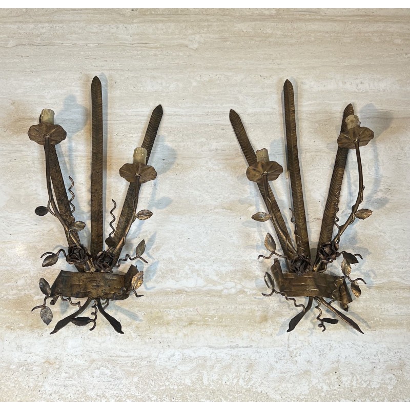 Paire d'Appliques en Fer Forgé Doré à Deux Bras de Lumière | Maison Barrois