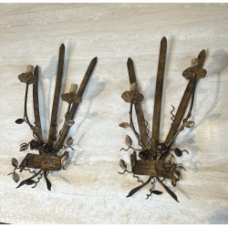 Paire d'Appliques en Fer Forgé Doré à Deux Bras de Lumière | Maison Barrois