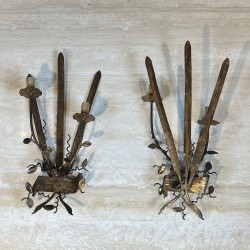 Paire d'Appliques en Fer Forgé Doré à Deux Bras de Lumière | Maison Barrois