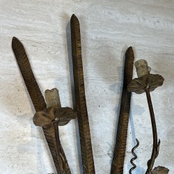 Paire d'Appliques en Fer Forgé Doré à Deux Bras de Lumière | Maison Barrois
