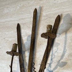 Paire d'Appliques en Fer Forgé Doré à Deux Bras de Lumière | Maison Barrois
