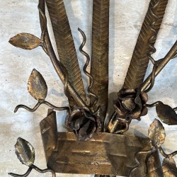 Paire d'Appliques en Fer Forgé Doré à Deux Bras de Lumière | Maison Barrois