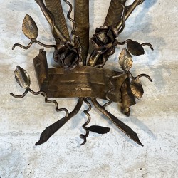 Paire d'Appliques en Fer Forgé Doré à Deux Bras de Lumière | Maison Barrois