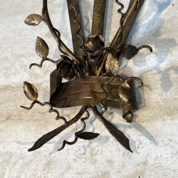 Paire d'Appliques en Fer Forgé Doré à Deux Bras de Lumière | Maison Barrois