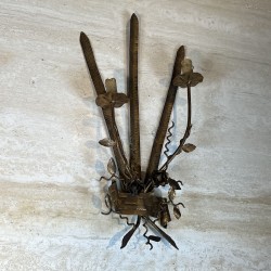 Paire d'Appliques en Fer Forgé Doré à Deux Bras de Lumière | Maison Barrois