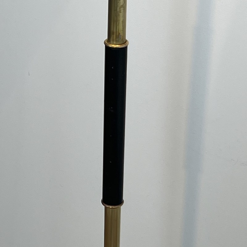 Lampadaire en Laiton à Fût Bagué de Noir, Piètement Tripod | Maison Barrois