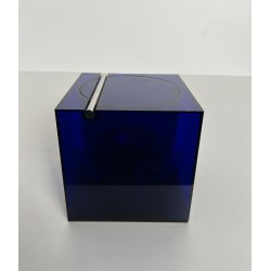 Seau à Glace Cubique en Plexiglas Bleu à Couvercle Pivotan | Maison Barrois