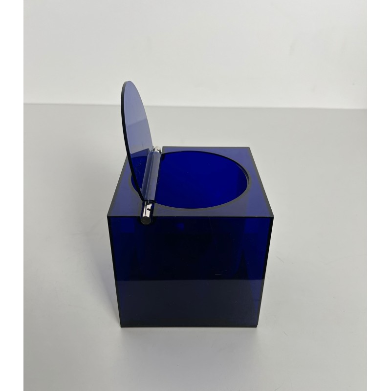 Seau à Glace Cubique en Plexiglas Bleu à Couvercle Pivotan | Maison Barrois