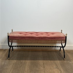 Banquette Curule en Métal Noir et Laiton, Velours Rose / R | Maison Barrois