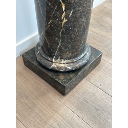 Colonne de Présentation en Bois Peint Façon Faux Marbre No | Maison Barrois