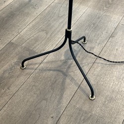 Lampadaire Tripode en Métal Laqué Noir, Fuseau de Laiton a | Maison Barrois