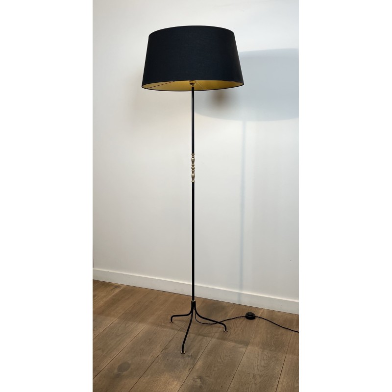 Lampadaire Tripode en Métal Laqué Noir, Fuseau de Laiton a | Maison Barrois