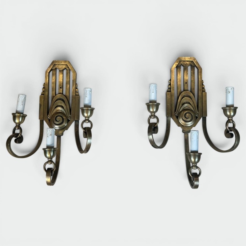Paire d'Appliques Art Déco en Bronze à Trois Bras, Platine | Maison Barrois