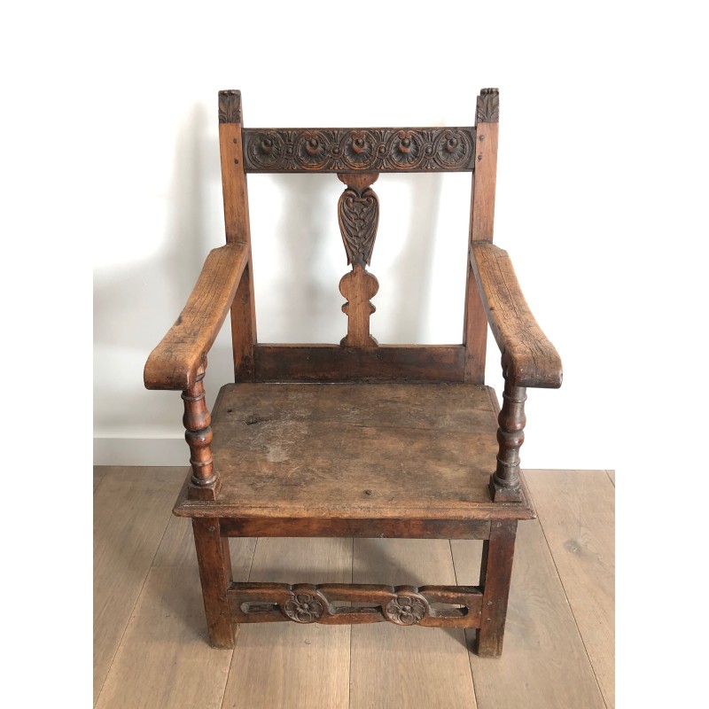 Fauteuil à Bras en Noyer Sculpté à Traverse Fleurie et Dos | Maison Barrois