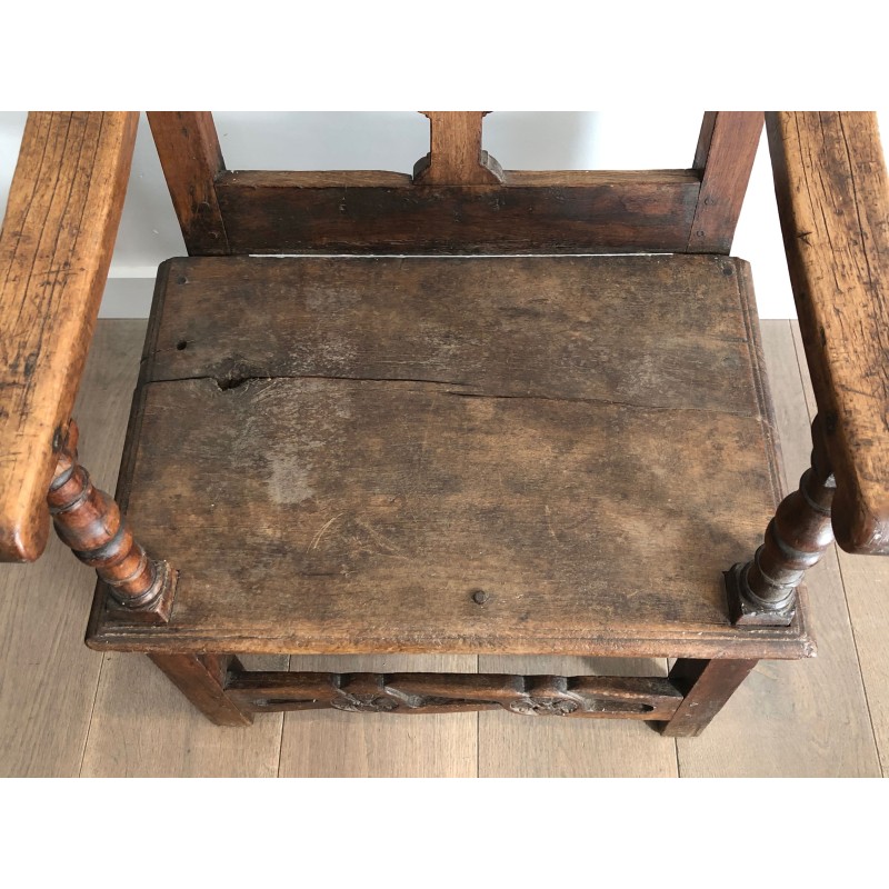 Fauteuil à Bras en Noyer Sculpté à Traverse Fleurie et Dos | Maison Barrois