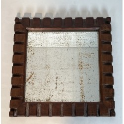 Miroir Carré à Encadrement en Bois Sculpté à Frise de Dent | Maison Barrois