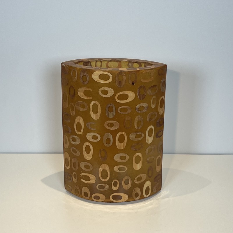Lampe d'Ambiance Cylindrique en Résine Orange Incrustée de | Maison Barrois