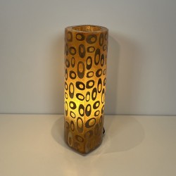 Lampe d'Ambiance Cylindrique en Résine Orange Incrustée de | Maison Barrois