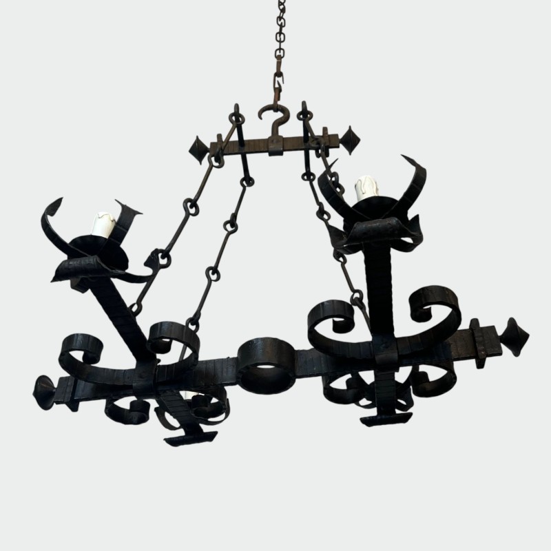 Lustre Fer Forgé Style Gothique 4 Bras Vers 1940 | Maison BARROIS