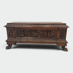 Large Carved Walnut Cassone, Italian Renaissance, 17th Century | Maison BARROIS