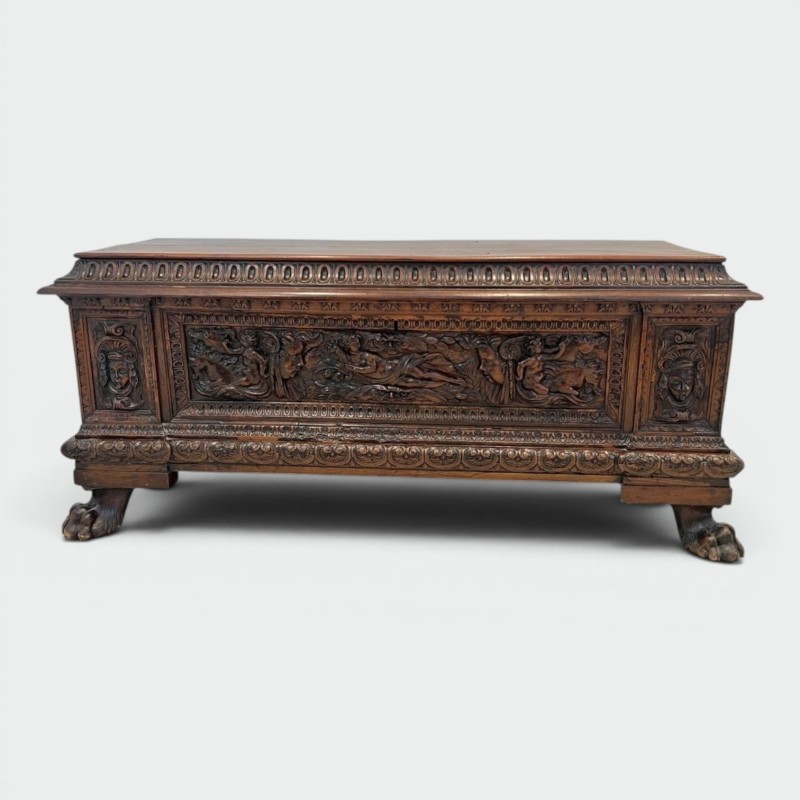 Grand Cassone Noyer Sculpté, Renaissance Italienne, XVIIᵉ Siècle | Maison BARROIS