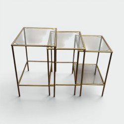 Suite Tables Gigognes Néoclassiques Laiton et Verre, Travail Français, vers 1970
