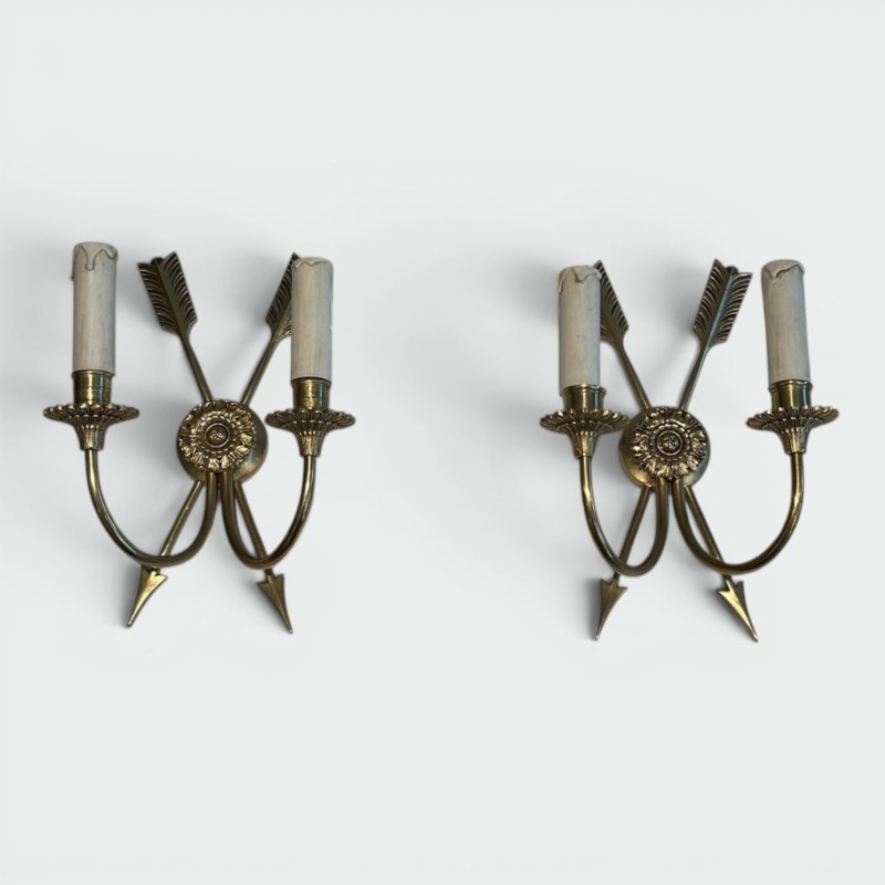 Paire d'Appliques Bronze aux Flèches Croisées Style Empire | Travail Français, vers 1950