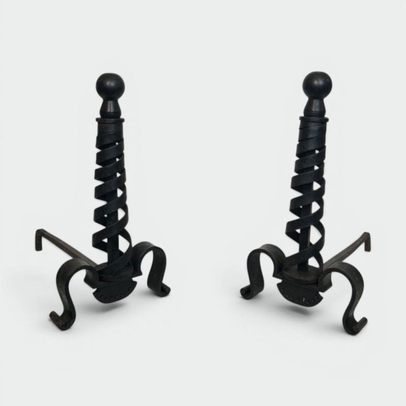 Paire de Chenets Modernistes en Fer Forgé à Colonnes en Spirale et Boules de Raymond Subes