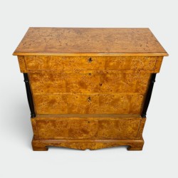 Biedermeier Four-Drawer Chest in Bird’s-Eye Maple, Germany, 19th Century | Maison BARROIS