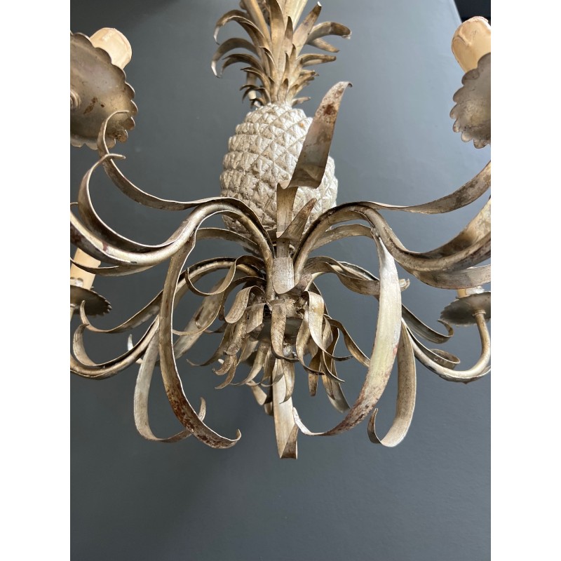 Lustre Ananas en Tôle Patinée Crème et Argentée à Six Lumi | Maison Barrois
