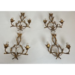 Suite de Quatre Appliques à Deux Bras de Lumières en Métal | Maison Barrois