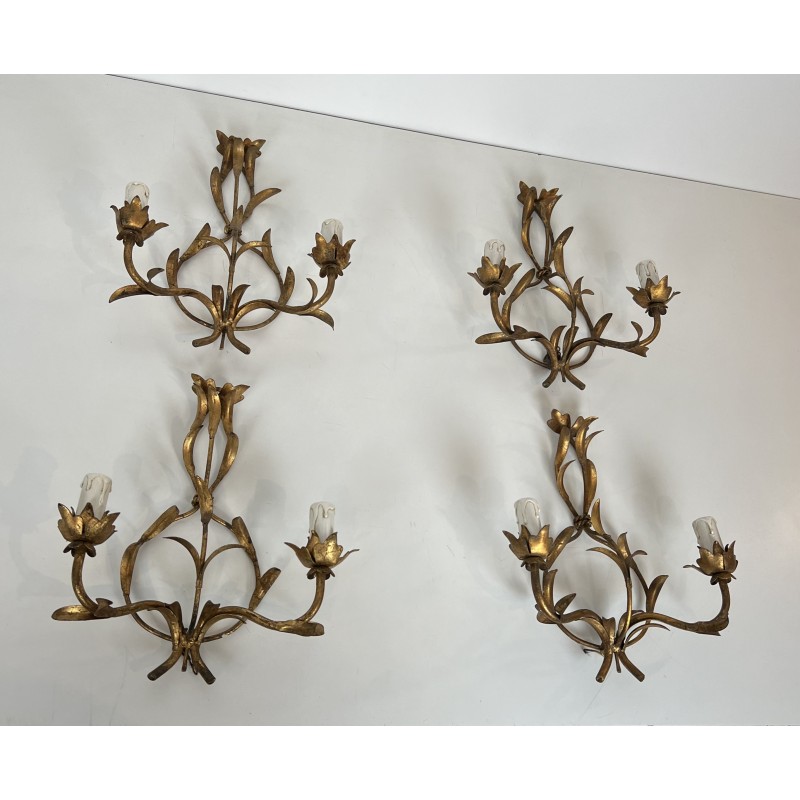 Suite de Quatre Appliques à Deux Bras de Lumières en Métal | Maison Barrois