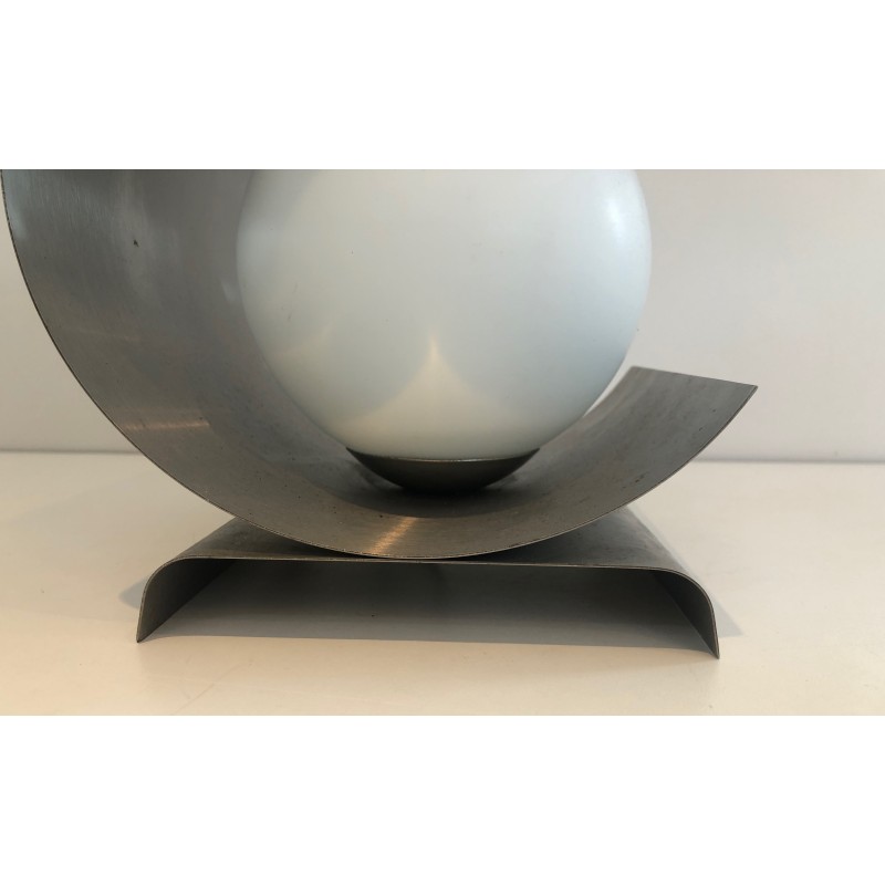 Lampe Moderniste en Tôle d'Acier Brossé Et Boule, Modernis | Maison Barrois