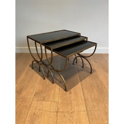 Suite de Trois Tables Gigognes en Fer Forgé Doré à Piètement, Néo-classique, Travail Français, de la Maison Ramsay, vers 1940