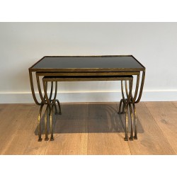 Suite de Trois Tables Gigognes en Fer Forgé Doré à Piètement, Néo-classique, Travail Français, de la Maison Ramsay, vers 1940