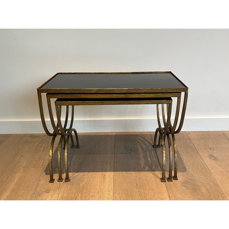 Suite de Trois Tables Gigognes en Fer Forgé Doré à Piètement, Néo-classique, Travail Français, de la Maison Ramsay, vers 1940