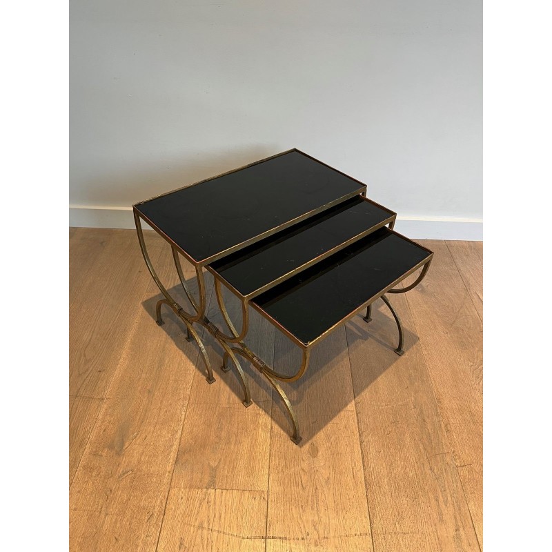 Suite de Trois Tables Gigognes en Fer Forgé Doré à Piètement, Néo-classique, Travail Français, de la Maison Ramsay, vers 1940