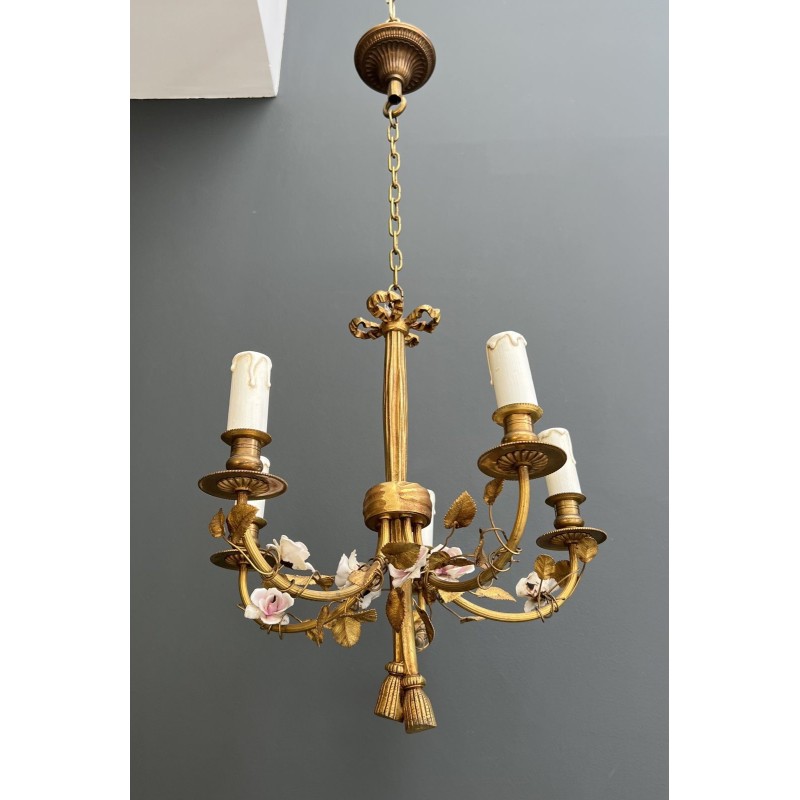 Chandelier in Gilt Bronze with a Ribbon Bow and Porcelain Flowers, Louis XVI, French Work, circa 1920