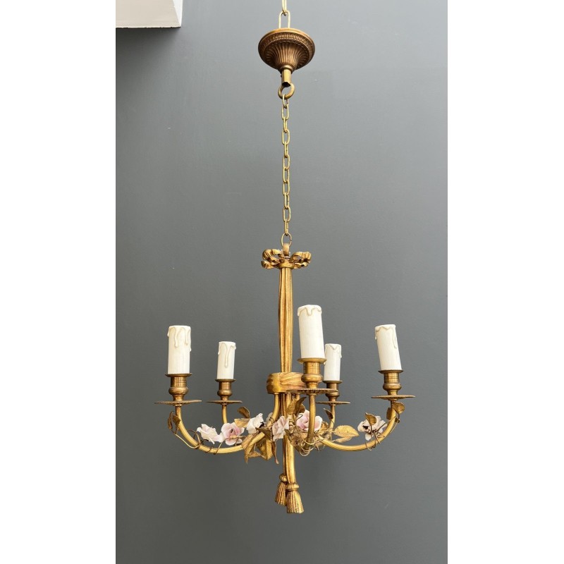 Chandelier in Gilt Bronze with a Ribbon Bow and Porcelain Flowers, Louis XVI, French Work, circa 1920
