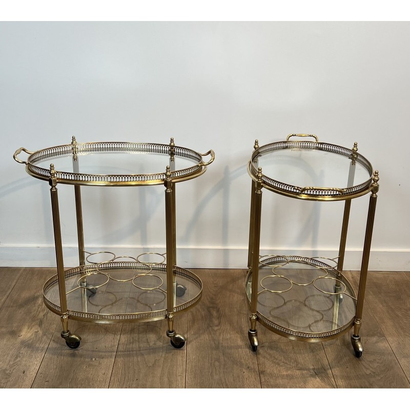 Paire de Tables Roulantes Ovales Graduées, Néo-classique, Travail Français, dans le Goût de la Maison Baguès, vers 1950