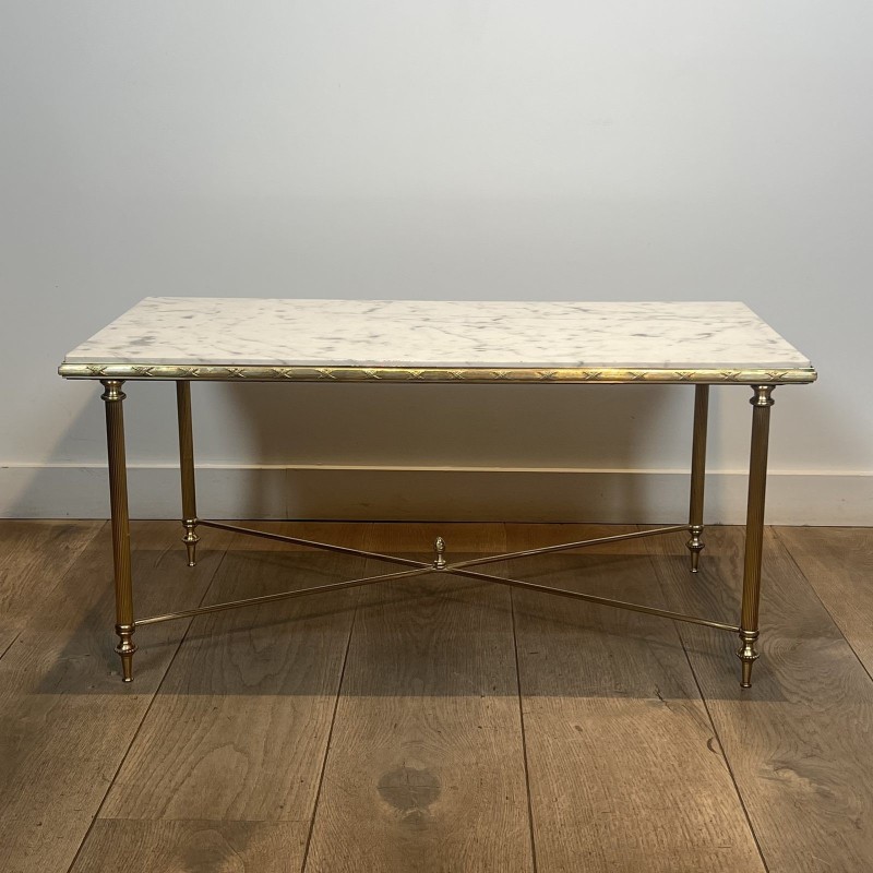 Table Basse Rectangulaire en Laiton à Plateau de Marbre Blanc, Néo-classique, Travail Français, de la Maison Jansen, vers 1950