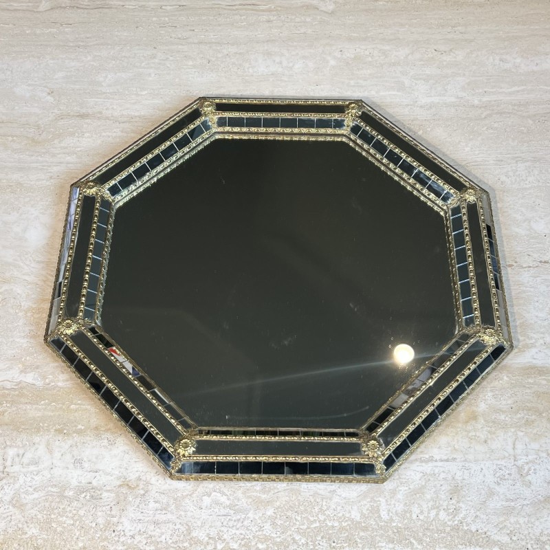 Miroir Mural Octogonal Multi-Facettes à Glaces Noires et Guirlandes de Laiton, Néo-classique, Travail Français, vers 1970