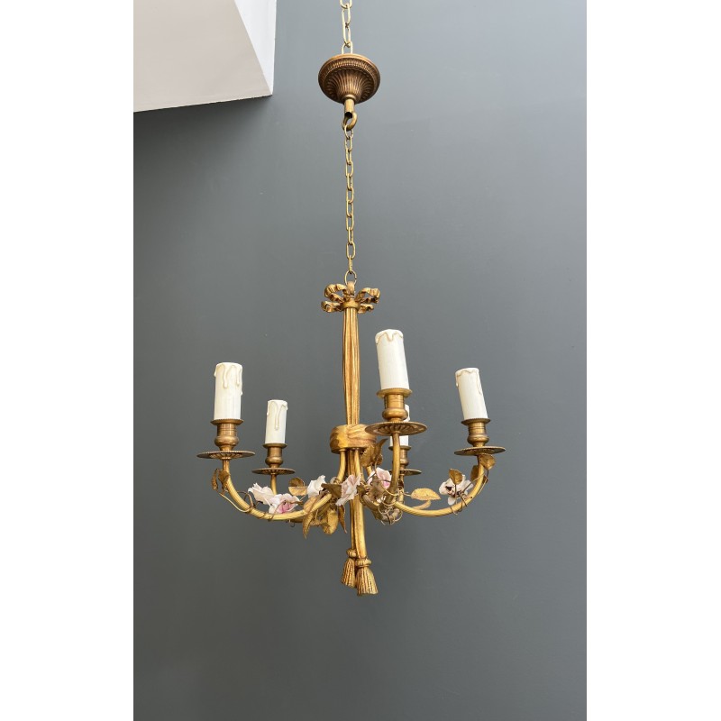 Chandelier in Gilt Bronze with a Ribbon Bow and Porcelain Flowers, Louis XVI, French Work, circa 1920