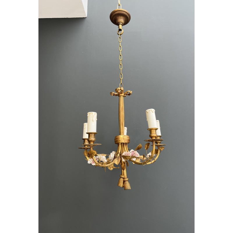 Chandelier in Gilt Bronze with a Ribbon Bow and Porcelain Flowers, Louis XVI, French Work, circa 1920