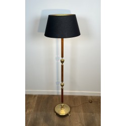 Lampadaire en Bakélite Ambrée et Laiton Doré, Base Circulaire à Pieds Griffes, Néo-classique, Travail Français, vers 1940