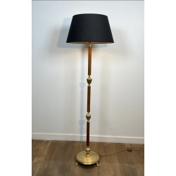 Lampadaire en Bakélite Ambrée et Laiton Doré, Base Circulaire à Pieds Griffes, Néo-classique, Travail Français, vers 1940