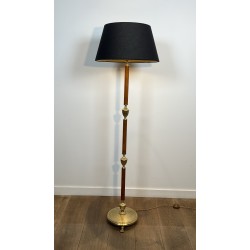 Lampadaire en Bakélite Ambrée et Laiton Doré, Base Circulaire à Pieds Griffes, Néo-classique, Travail Français, vers 1940