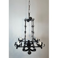 Lustre Fer Forgé de Style Gothique à 4 Bras, Travail Français, vers 1940 – Maison BARROIS